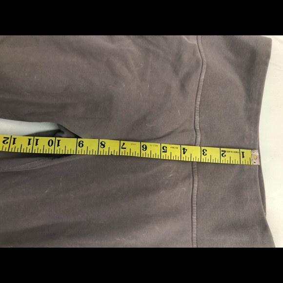 Lululemon size 4 Inner Glow Tight - Picture 6 of 8